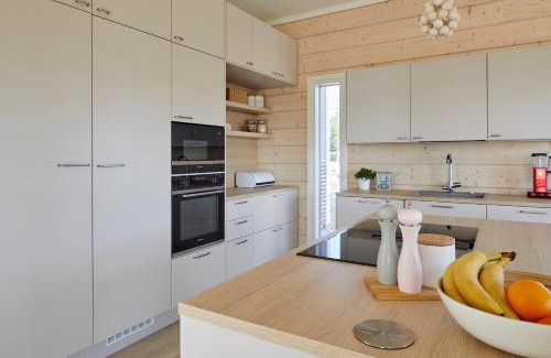 Rovaniemi House | Explore Villa Northerncloud: Family-Friendly with Hot Tub