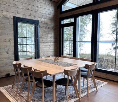 Rovaniemi Villa | Villa Norvahovi - Lake view, sauna and wood interior