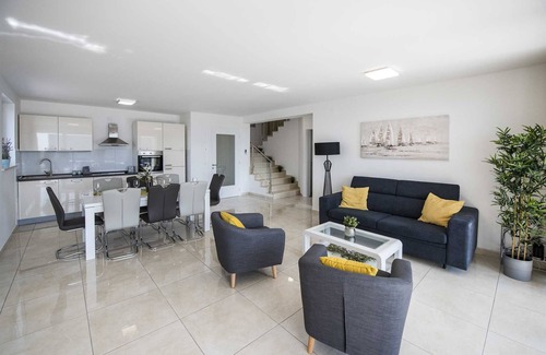 Novalja Villa | Relax at Villa Novalis with Private Pool & Pet-Friendly Amenities