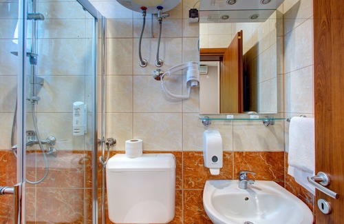 Mostar Old Town Hotel | Budget-Friendly Pansion Nur with Breakfast & Family Amenities