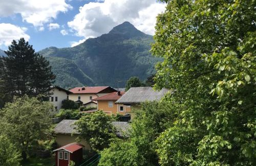 City Center Golling an der Salzach Apartment | Villa Nussbaum: Guest Rated 9.1 with Hot Tub & Pet Friendly