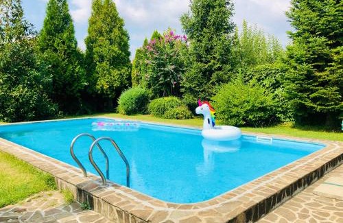Hisarja House | Discover Villa Nymphea: Family-Friendly with Pool Access
