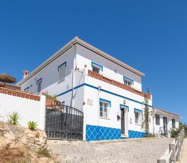 Carrapateira Villa | Oceanfront Villa O Altinho with Pool & Family-Friendly Access