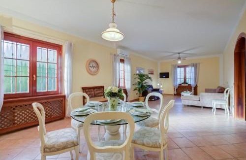 San Benedetto di Lugana Villa | Villa Oasi: Private Pool Retreat for Families & Pets