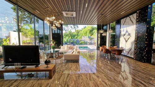 Choeng Mon Villa | Villa Obsidian: Sea View Retreat with Pool & Spa Access