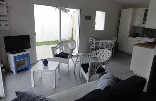 Saint-Vincent-sur-Jard House | Relax at Villa Océane: Guest Rated 9.8 with Spa & Breakfast