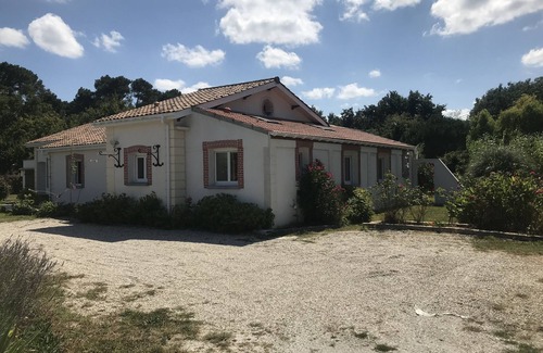Grayan-Et-L'Hopital House | Villa Océan: Private Pool, Terrace & Ocean Views Await