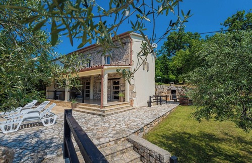 Marceljani Villa | Relaxing Villa Octingenti in Marceljani with Ocean View