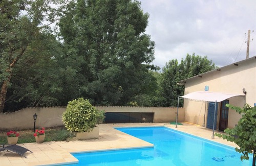 Jaure House | Villa of Acacias: Perfect Getaway with Pool and Lake Views
