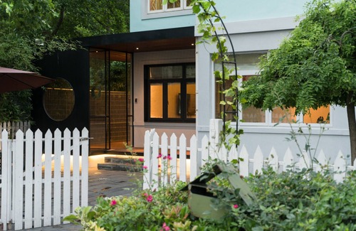 Downtown Shanghai Villa | Enchanting Villa of Midsummer Night - Family and Pet Friendly