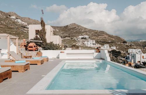 Naxos Town Villa | Idyllic Villa of Roses in Naxos with Private Pool Retreat