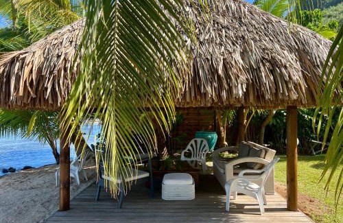 Cook's Bay Villa | Villa Ohana - 4BR Beachfront Villa