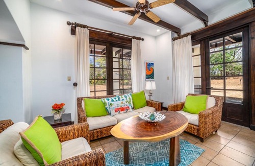 Tamarindo Villa | Discover Villa Olas: Family-Friendly 4-Star Retreat