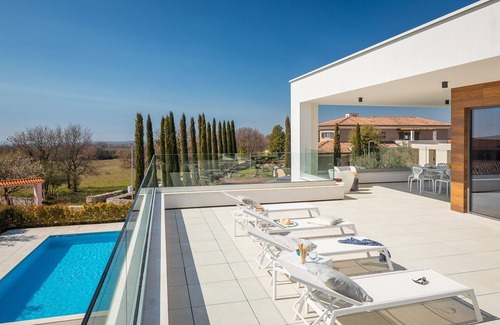 Vodnjan Villa | Villa Old Olive Prima: Relax by the Pool with Family Fun
