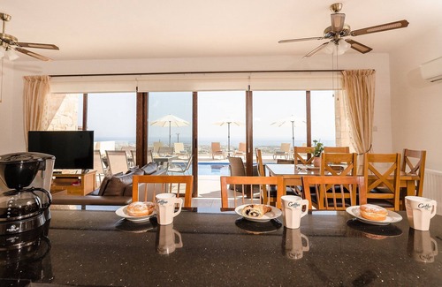 Tremithousa Villa | Villa Oleander: 4 Bedroom Escape with Private Pool & Views