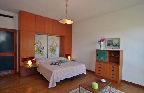 Sale Marasino Villa | Villa Olivella: Oceanfront Escape with 9/10 Guest Rating