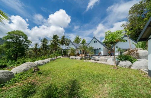 Karon Villa | Elegant Villa Olympus Ocean Vista with Oceanfront Pool