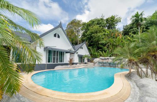 Karon Villa | Elegant Villa Olympus Ocean Vista with Oceanfront Pool