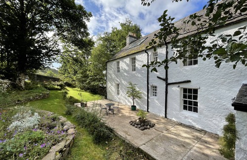 Breakish Villa | Idyllic Villa by the Sea with Scenic Views to Skye & Raasay