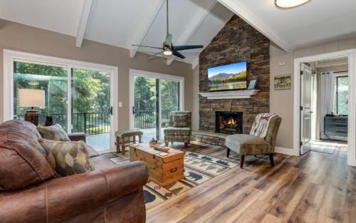 Big Canoe House | Villa on 9: Fireside Views, Golf Access & Exclusive Extras