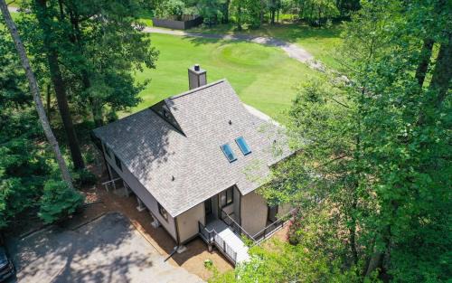 Big Canoe House | Villa on 9: Fireside Views, Golf Access & Exclusive Extras