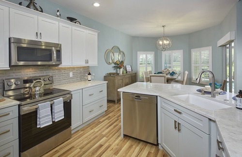 Falcons Glen House | Beautiful Villa with Private Heated Pool on Golf Course