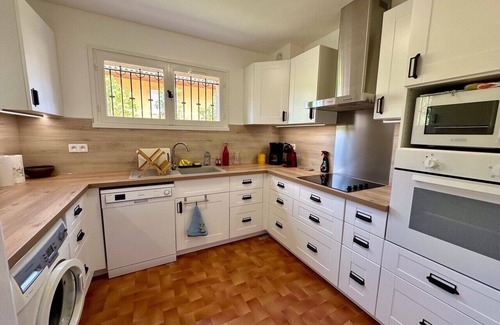 Frejus Plage Villa | VILLA on one level 100m from the beach