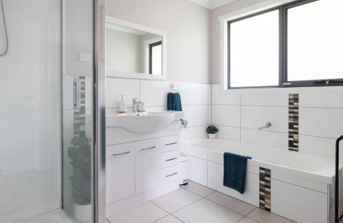 Devonport House | Villa on Parker
