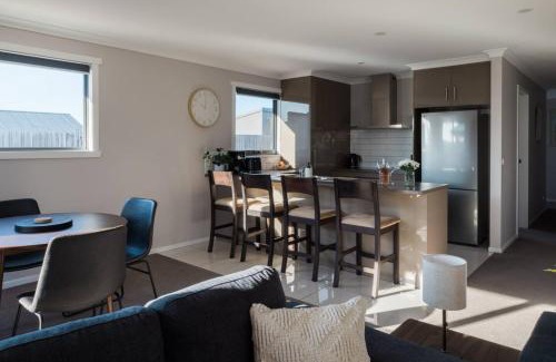 Devonport House | Villa on Parker