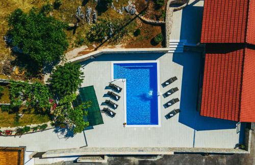 Velika Cista Villa | Oceanfront Villa on Stone: Top-Rated 4-Star Getaway