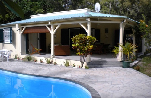 Poste Lafayette House | Beachfront Villa with Private Pool and Ocean View Retreat