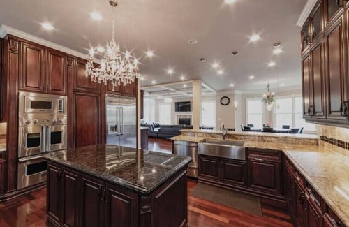 Atlanta House | Experience Villa On The Lake: Family-Friendly Retreat