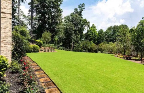 Atlanta House | Experience Villa On The Lake: Family-Friendly Retreat