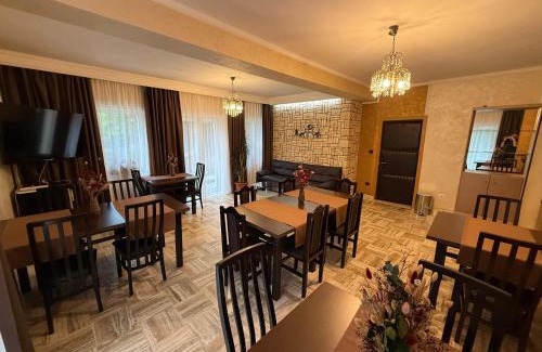 Sinaia Cabin | Villa Onix: Guest Rated 10/10 with Hot Tub & Breakfast