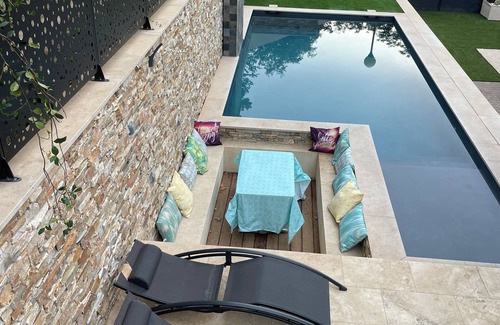 Aix-en-Provence Villa | Inviting House with Ocean View and Private Pool Retreat