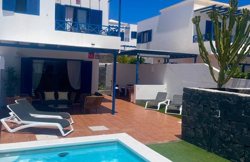 Playa Blanca Villa | Villa Optimist Rubicon: Private Pool & Ocean Views Await