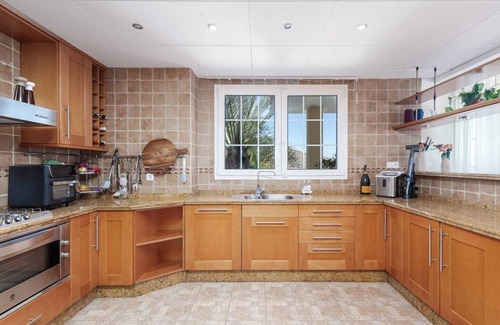 Marbella City Centre House | Villa Oriente - Family Villa with pool in Marbella East