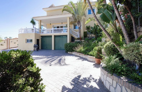 Marbella City Centre House | Villa Oriente - Family Villa with pool in Marbella East