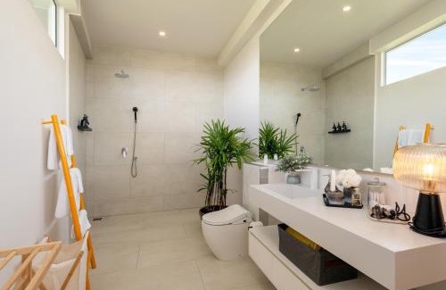 Lamai Villa | Villa Orise - 3 min Walk to Chaweng Beach Samui, Sea View with Infinity Pool & Gym