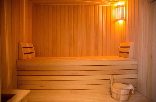 Lanisce Villa | Relaxing Villa Orljak: Oceanfront Bliss with Spa and Pool