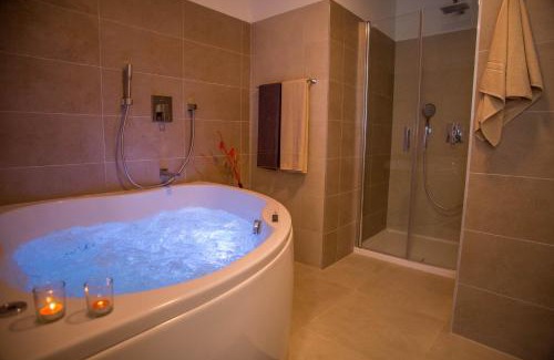 Lanisce Villa | Relaxing Villa Orljak: Oceanfront Bliss with Spa and Pool