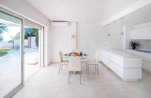 Marina Piccola Villa | Relaxing Villa Orofina with Private Pool and Spa Amenities