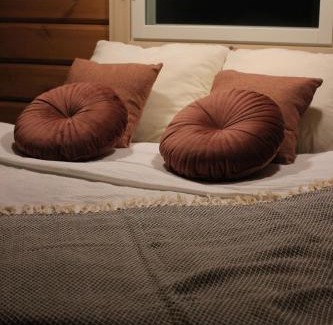 Nivankyla Villa | Villa Orohat 1: Family-Friendly with a Relaxing Hot Tub