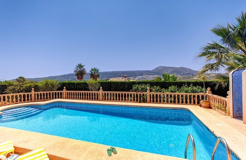 Urbanizacion La Mandarina Villa | Villa Oscar: Family Retreat with Private Pool and Kitchen