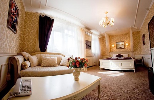 Solomjanskyj Villa | Discover Villa Oselya: Family-Friendly & Pet Welcoming