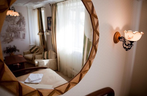 Solomjanskyj Villa | Discover Villa Oselya: Family-Friendly & Pet Welcoming
