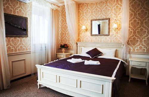 Solomjanskyj Villa | Discover Villa Oselya: Family-Friendly & Pet Welcoming