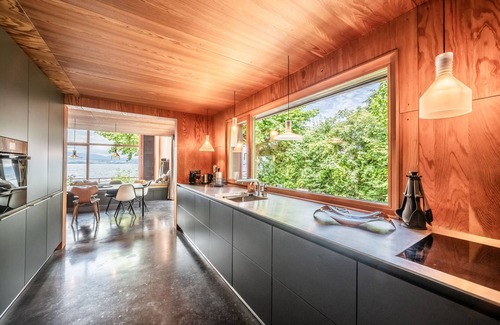 Thonon-les-Bains Villa | Elegant Villa Otoctone: Lake View, Wi-Fi & Pet Friendly