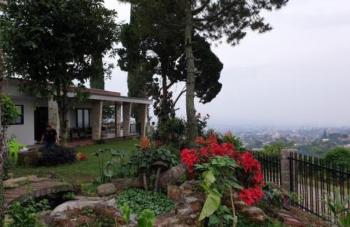 Sidomulyo Villa | Top-Rated Villa Otti in Batu: Family-Friendly Retreat