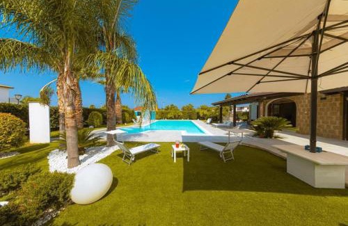 Campofelice di Roccella Villa | Villa Oxidiana with pool and garden